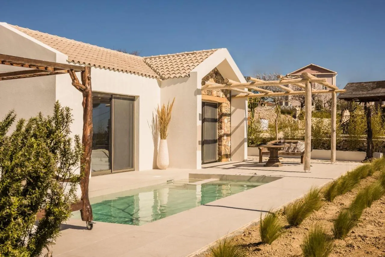 Spathes Suites Kefalonia - Luxury Suites Ratzaklion