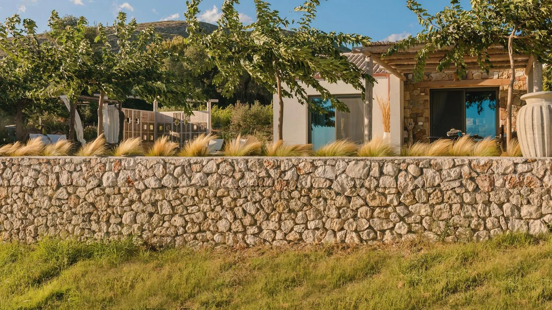 Villa Spathes Suites Kefalonia - Luxury Suites Ratzaklion